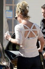 BRITNEY SPEARS Out and About in Thousand Oaks 0111