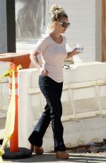 BRITNEY SPEARS Out and About in Thousand Oaks 0111