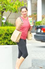 KELLY BROOK in Leggings Leaves a Gym in Los Angeles 1211