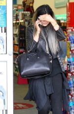 KYLIE JENNER headin to CVS in Calabasas