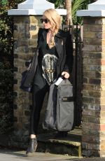 MARGOT ROBBIE and Tom Ackerley in Out in London