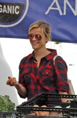 REESE WITHERSPOON at a Farmers Market in Los Angeles