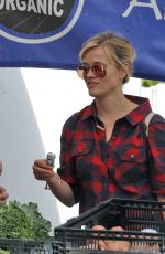 REESE WITHERSPOON at a Farmers Market in Los Angeles