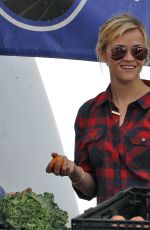 REESE WITHERSPOON at a Farmers Market in Los Angeles