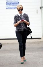 REESE WITHERSPOON Out and About in Santa Monica 2011