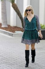 REESE WITHERSPOON Out in Beverly Hills 0411