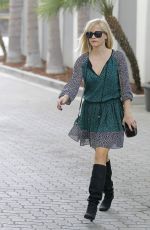 REESE WITHERSPOON Out in Beverly Hills 0411