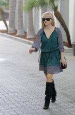 REESE WITHERSPOON Out in Beverly Hills 0411