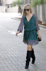 REESE WITHERSPOON Out in Beverly Hills 0411