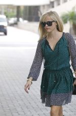 REESE WITHERSPOON Out in Beverly Hills 0411