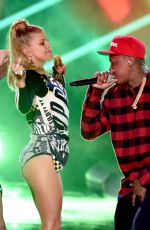 STACY FERGIE FERGUSON Performs at 2014 American Music Awards in Los Angeles