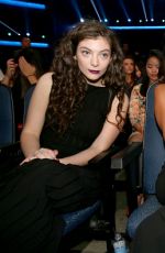 TALOR SWIFT at 2014 American Music Awards in Los Angeles