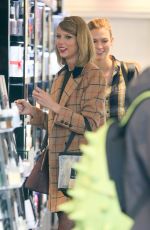 TAYLOR SWIFT and KARLIE KLOSS Out Shopping in New York