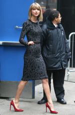 TAYLOR SWIFT Arrives at Good Morning America in New York 1111