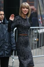 TAYLOR SWIFT Arrives at Good Morning America in New York 1111