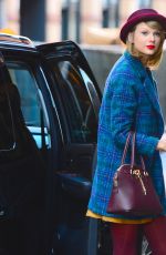 TAYLOR SWIFT Arrives at Her Apartment in New York 1011