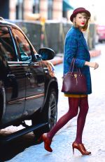 TAYLOR SWIFT Arrives at Her Apartment in New York 1011