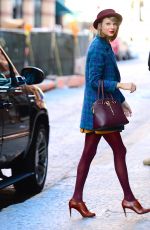 TAYLOR SWIFT Arrives at Her Apartment in New York 1011