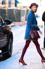 TAYLOR SWIFT Arrives at Her Apartment in New York 1011