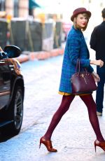 TAYLOR SWIFT Arrives at Her Apartment in New York 1011