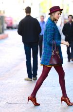 TAYLOR SWIFT Arrives at Her Apartment in New York 1011