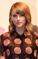 TAYLOR SWIFT at 1989 Album Tokyo Press Conference in Japan