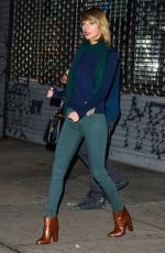TAYLOR SWIFT Leaves a Gym in New York