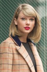 TAYLOR SWIFT Leaves Her Apartment in New York 1211