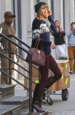 TAYLOR SWIFT Leaves Her New York