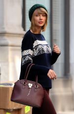 TAYLOR SWIFT Leaves Her New York