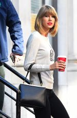TAYLOR SWIFT Leaves Her New York