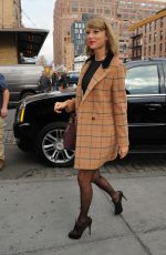 TAYLOR SWIFT Out Shopping in New York 1211