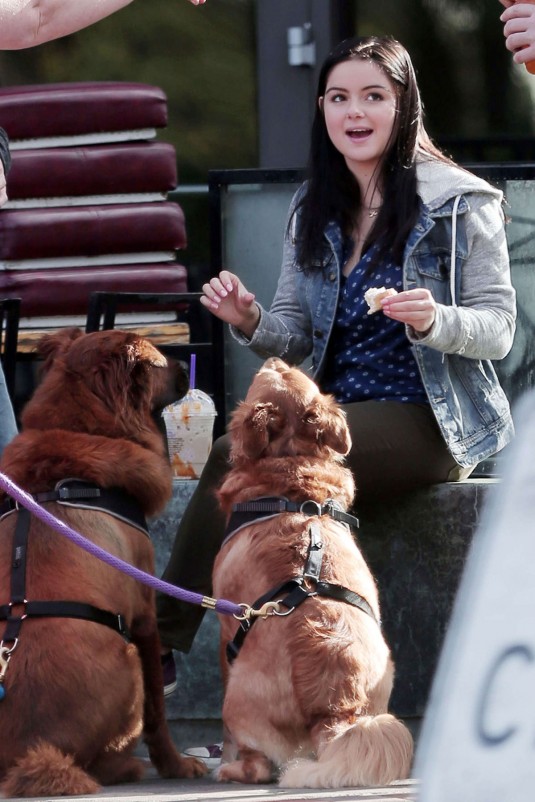 ARIEL WINTER on the Modern Family Set
