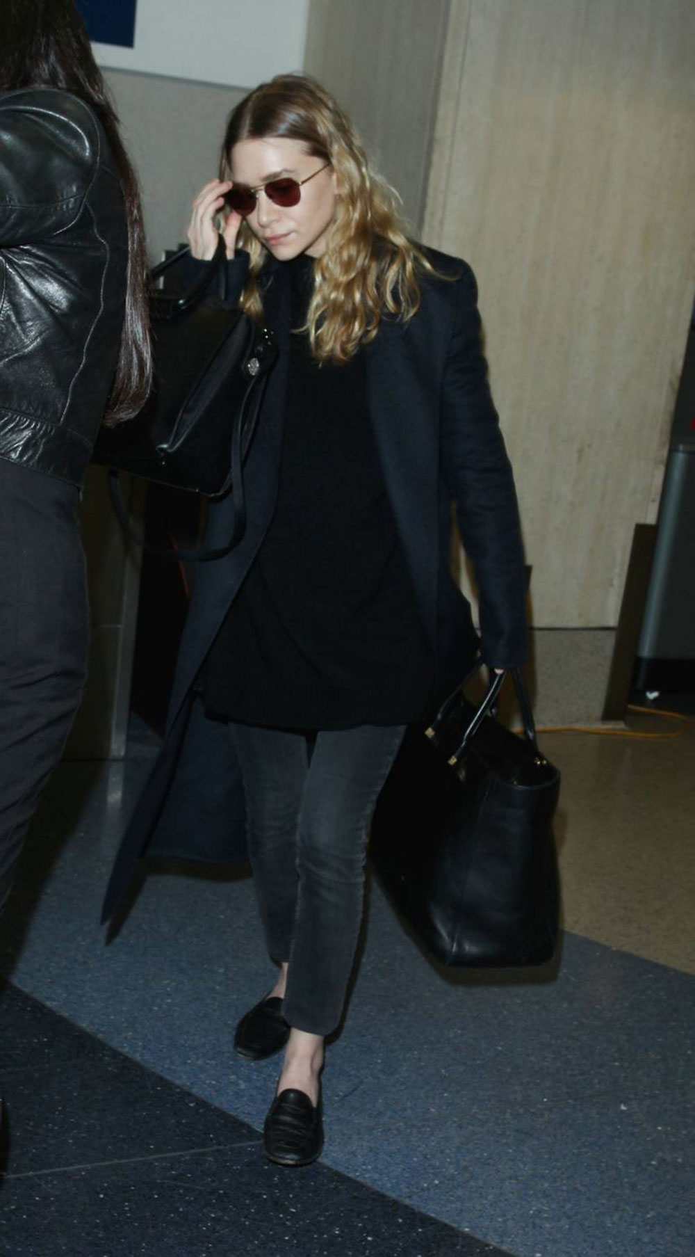 ASHLEY OLSEN Arrives at LAX Airport in Los Angeles – HawtCelebs