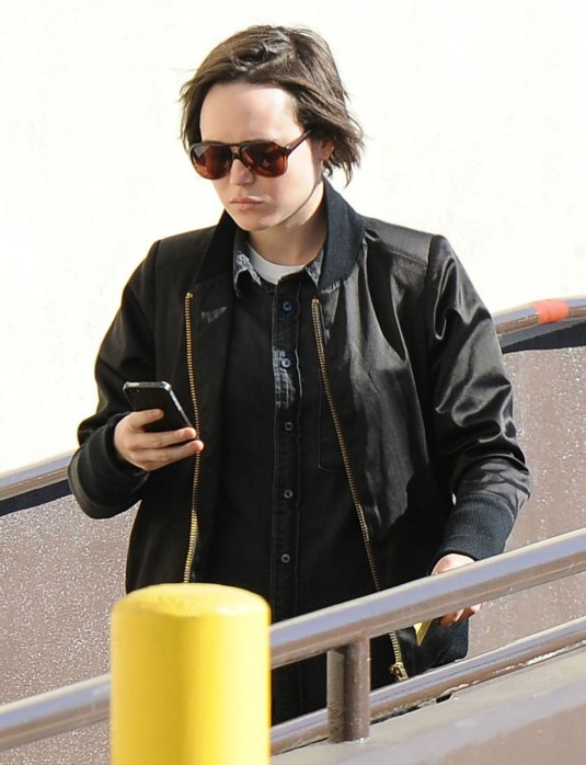 ELLEN PAGE at Rite-Aid Pharmacy