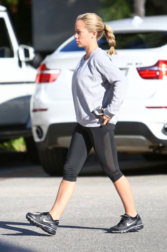 KENDRA WILKINSON With No Make Up
