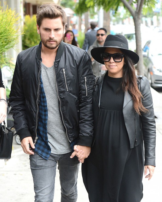 Pregmant KOURTNEY KARDASHIAN and Scott Disick