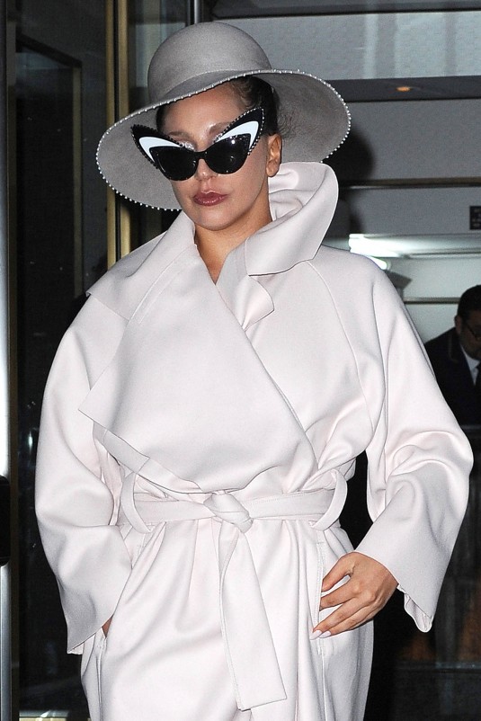 LADY GAGA Leaves Her Hotel