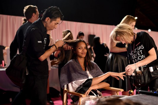 LAIS RIBEIRO - 2014 Victoria's Secret Fashion Show Backstage