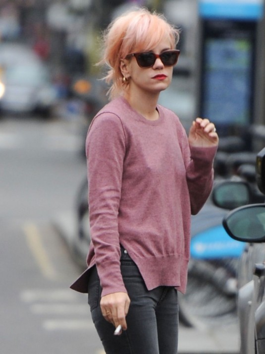 LILY ALLEN Out and About in Notting Hill LILY ALLEN Out in Notting Hill
