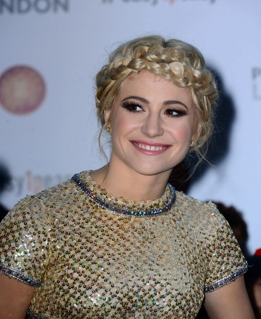 PIXIE LOTT Sings Christmas Carols