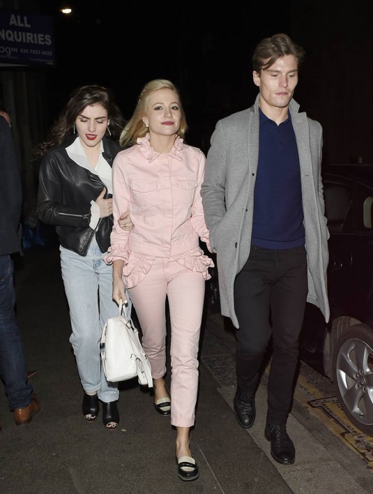 PIXIE LOTT and Oliver Cheshire