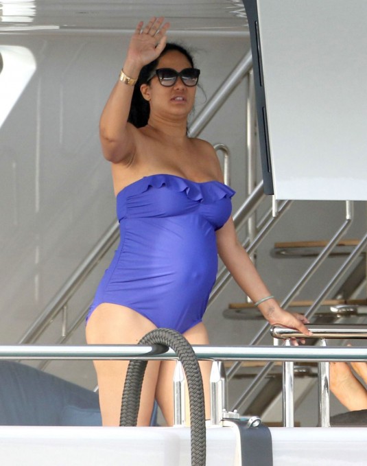 KIMORA LEE SIMMONS in Swimsuit