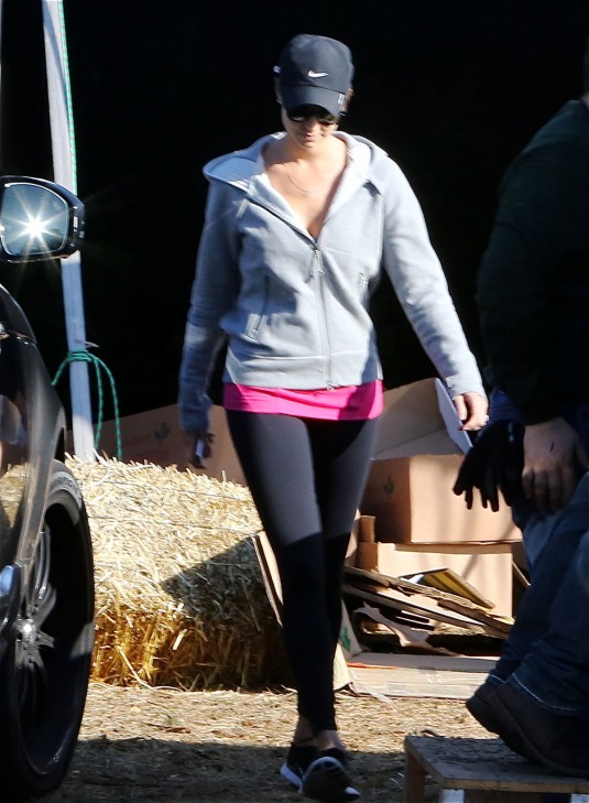 STACY KEIBLER Out to Buy Christmas Tree