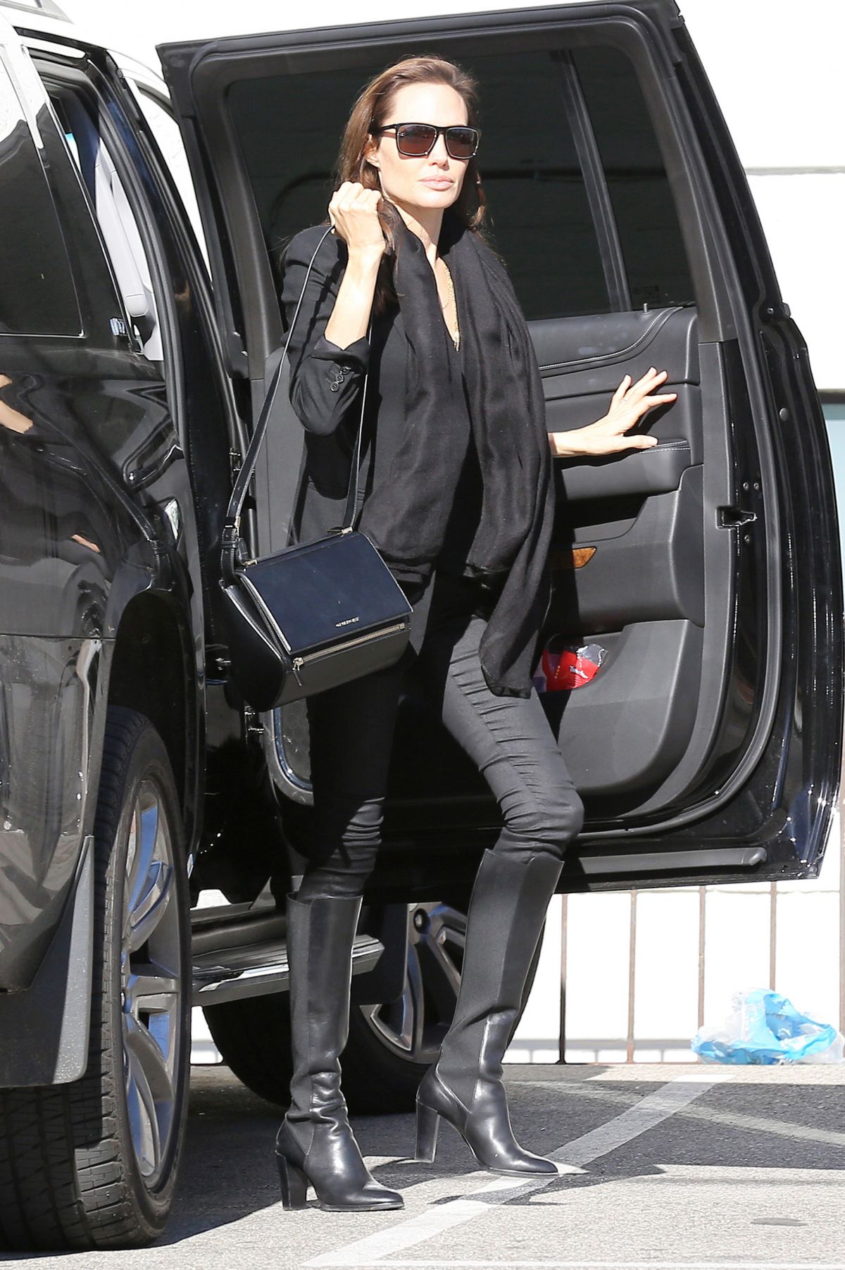ANGELINA JOLIE Out Shopping in Los Angeles – HawtCelebs