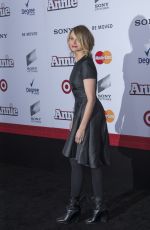 CAMERON DIAZ at Annie Premiere in New York
