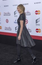 CAMERON DIAZ at Annie Premiere in New York