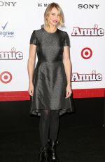 CAMERON DIAZ at Annie Premiere in New York