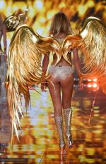 CANDICE SWANEPOEL at 2014 Victoria’s Secret Show in London