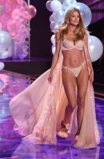 DOUTZEN KORES at 2014 Victoria’s Secret Show in London 